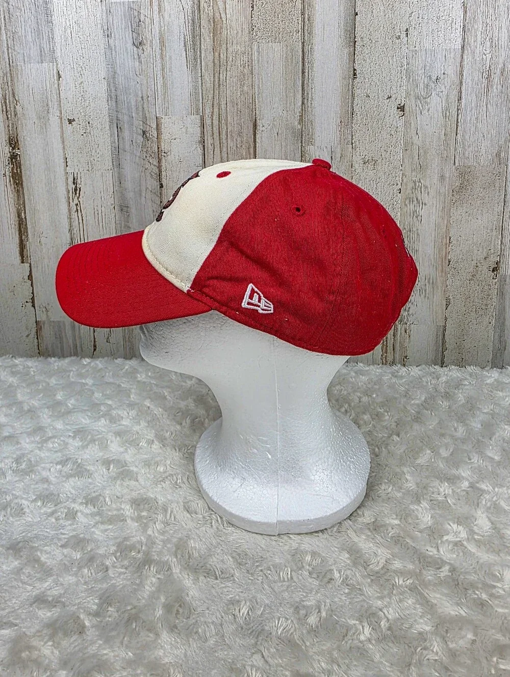 New Era Woman's St. Louis Cardinals Red and White Sequin Logo Baseball Cap OSFA